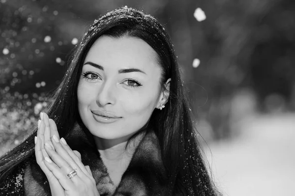 Beautiful Pretty Young Woman Winter Forest — Stock Photo, Image
