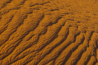 Çölde kumulların yapısı, Dubai, Birleşik Arap Emirlikleri.Close up. Areal görünümü.