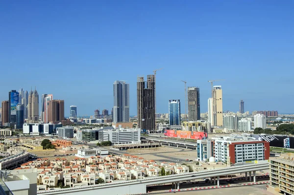 Aerial Dubai City View uit Al Barsha district, Verenigde Arabische Emiraten — Stockfoto
