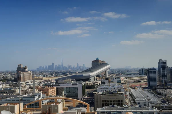 Εναέρια θέα στην πόλη του Ντουμπάι από την περιοχή Αλ Μαρίνα, Ηνωμένα Αραβικά Εμιράτα — Φωτογραφία Αρχείου