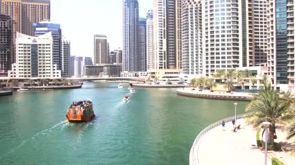 Ντουμπάι Ηνωμένα Αραβικά Εμιράτα Μάιος 2019 Ντουμπάι Ηλιόλουστη Μέρα Μαρίνα — Αρχείο Βίντεο