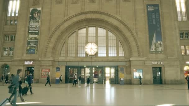 Leipzig Alemania Mayo 2018 Hauptbahnhof Estación Central Tren — Vídeo de stock