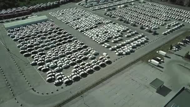 Aerial shot of a car manufacturer parking — Stock Video