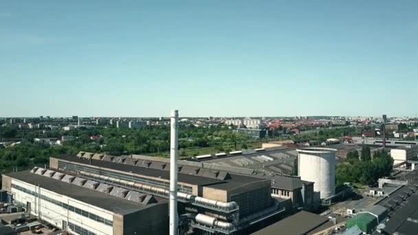 Poznan, Polen - 20 maj 2018. Flygfoto över H. Cegielski - Poznan S.A. Hcp tågfabrik — Stockvideo