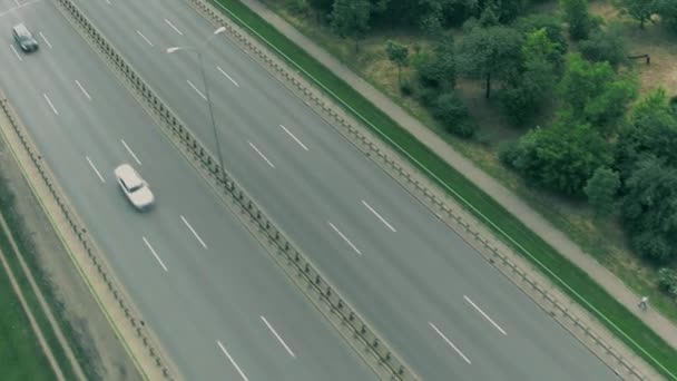 Vedere aeriană a traficului de autostrăzi — Videoclip de stoc