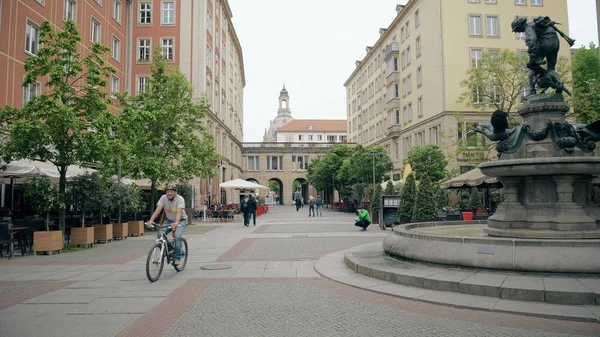 Dresden, Tyskland - 2 maj 2018. Gågatan i centrum — Stockfoto