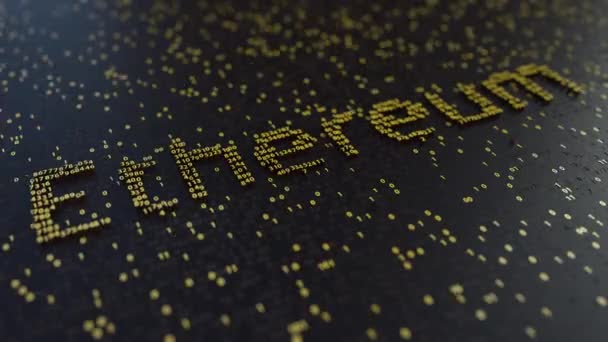 Ethereum slovo vyrobené z pohybu zlatého čísla. Těžba kryptoměn nebo transakce související koncepční animace — Stock video