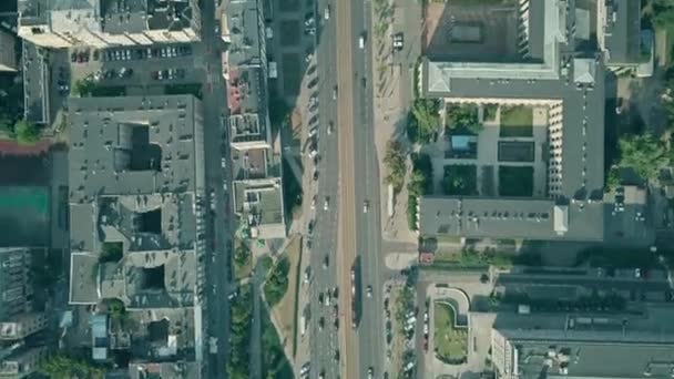 Antenne boven naar beneden time-lapse van grote straat stadsverkeer — Stockvideo