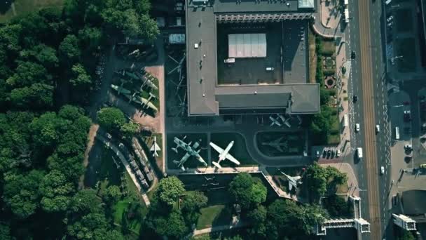 WARSAW, POLAND - JULY 5, 2018. Aerial view of military exhibition at Muzeum Wojska Polskiego or Museum of the Polish Army — Stock Video