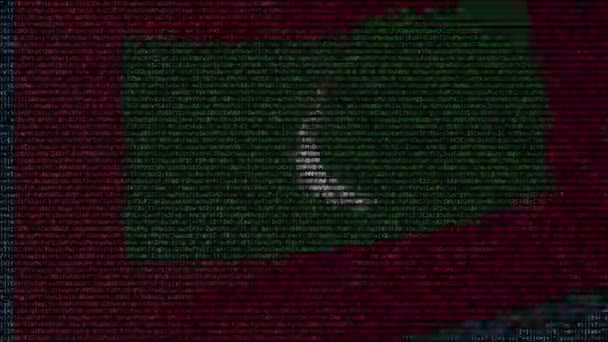 Bandera ondeante de Maldivas hecha de símbolos de texto en una pantalla de computadora. Animación conceptual loopable — Vídeo de stock