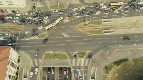 Повітряний постріл перевантаженого дорожнього руху в місті — стокове фото