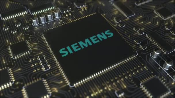 Компьютерная печатная плата или печатная плата с логотипом Siemens AG. Концептуальная редакционная 3D анимация — стоковое видео