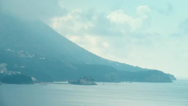 Time-lapse van dorp van de beroemde eiland Sveti Stefan in Montenegro — Stockvideo