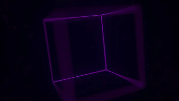 Cubo luminescente viola. Rendering 3D relativo alla computer grafica — Foto Stock