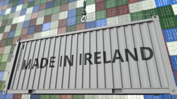 Container met gemaakt In Ierland bijschrift. Turkse import of export gerelateerde loopbare animatie — Stockvideo