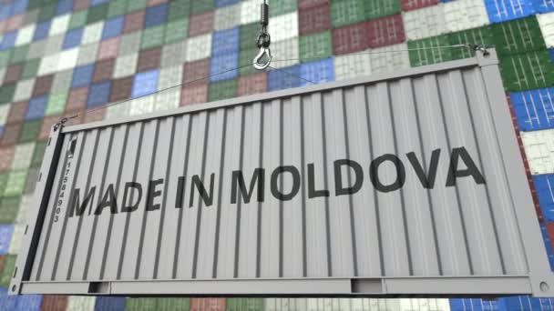 Cargo container met gemaakt In Moldavië bijschrift. Moldavische importeren of exporteren van verwante loopbare animatie — Stockvideo