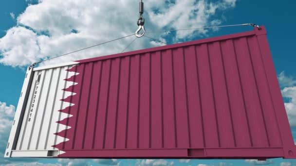 카타르의 국기와 함께 화물 컨테이너를 로드합니다. 카타르 가져오기 또는 내보내기 관련 개념 3d 애니메이션 — 비디오