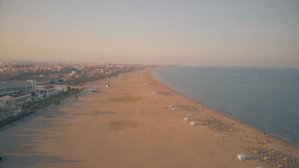 Aerial view of the big sand beach at sunset — Stock Video