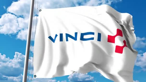Flagge mit Vinci-Logo gegen Wolken und Himmel schwenken. 4k redaktionelle Animation — Stockvideo