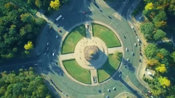 柏林胜利纵队转盘的空中顶部超降 — 图库视频影像