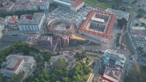 Vista aérea de la antigua plaza de toros y la Universidad Politécnica de Cartagena, España — Vídeo de stock