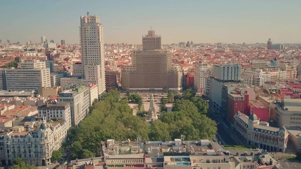 Flygfoto över Plaza de Espana, berömda torget i Madrid, Spanien — Stockfoto