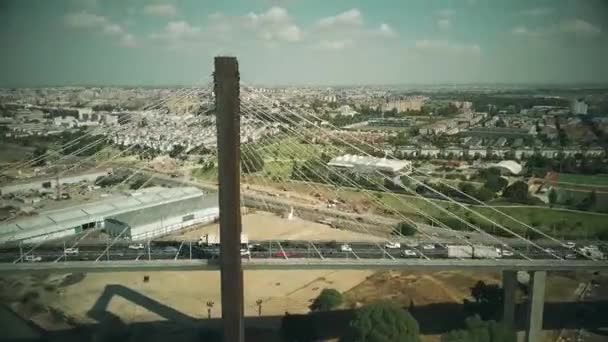 Sevilla, Spanyolország - szeptember 28, 2018. Légi hyperlapse, a centenáriumi hídja — Stock videók