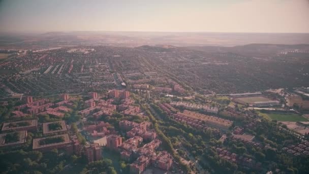 Luftaufnahme von rivas-vaciamadrid, einer kleinen Stadt in der Nähe von Madrid, Spanien — Stockvideo