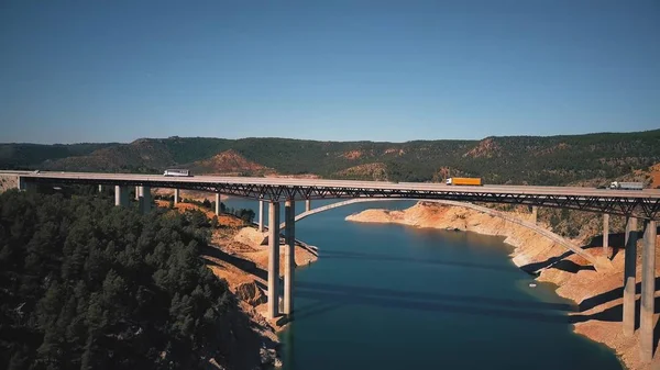 Minglanilla, Spanyolország - október 1-én 2018-ban. A légi felvétel a Viaducto de Contreras, gyorsforgalmi út híd — Stock Fotó