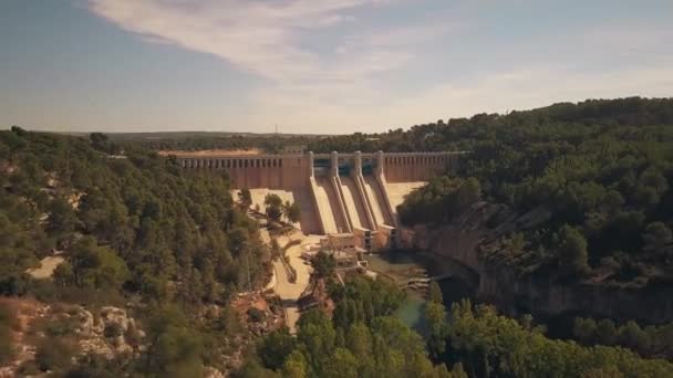 Aerial view of the hydroelectric power plant and the dam in Spain — Stock Video