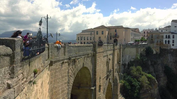 Ronda, Hiszpania - 26 września 2018 r. Mostu Puente Nuevo, główną atrakcją turystyczną miasta — Zdjęcie stockowe