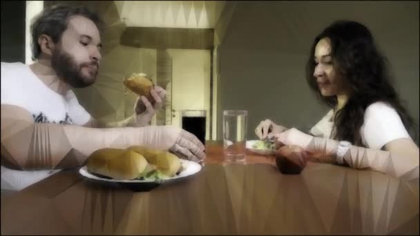 Man het eten van junkfood en vrouw hebben lichte gezonde maaltijd. Conceptuele lowpoly clip — Stockvideo