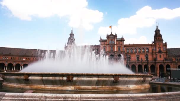 Słynny budynek Plaza de Espana i fontanna w Sewilla, Hiszpania — Wideo stockowe