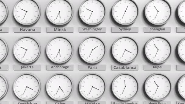 Сосредоточьтесь на часах, показывающих время в Париже. 3D анимация — стоковое видео