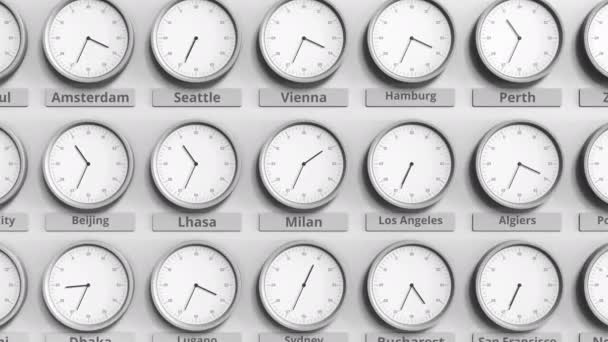 Επικεντρωθεί σε το ρολόι που δείχνει την ώρα Μιλάνο, Ιταλία. 3D animation — Αρχείο Βίντεο