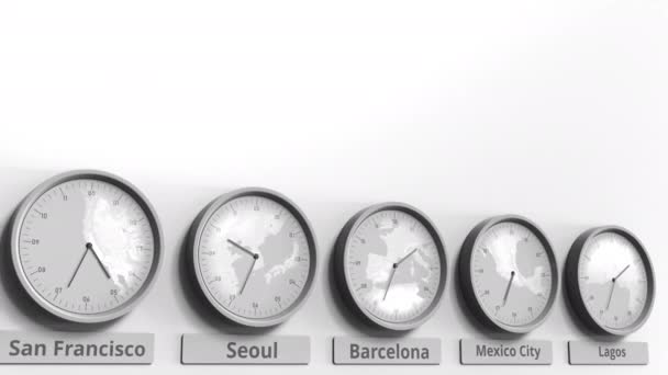 Relógio redondo mostrando Barcelona, Espanha tempo dentro de fusos horários mundiais. Animação 3D conceitual — Vídeo de Stock