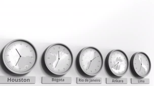 Reloj redondo que muestra Río de Janeiro, Brasil hora dentro de las zonas horarias mundiales. Animación 3D conceptual — Vídeos de Stock