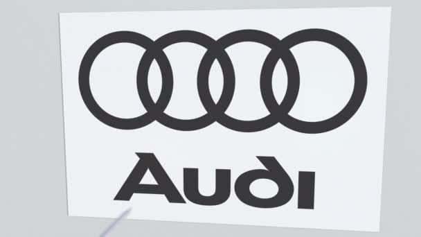 Audi bedrijfslogo geraakt door Boogschieten-pijl. Business crisis conceptuele redactionele animatie — Stockvideo