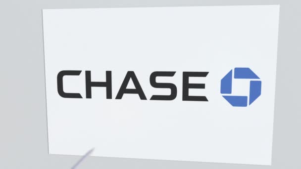 Logo firmy Chase jest pęknięty przez łucznictwo strzałka. Firmowe problemy koncepcyjne redakcji animacji — Wideo stockowe