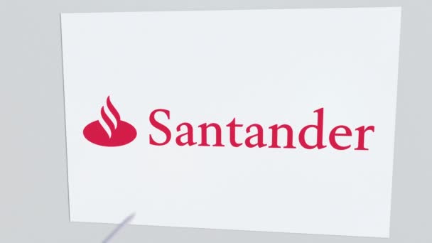 Flecha de tiro con arco rompe placa de vidrio con el logotipo de la empresa SANTANDER. Edición de negocios animación editorial conceptual — Vídeo de stock