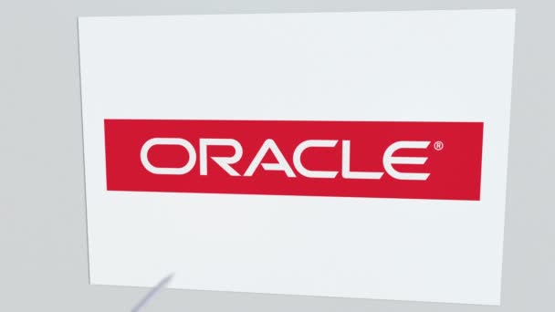 Логотип компании ORACLE был поражен стрелой из лука. Концептуальная редакционная анимация экономического кризиса — стоковое видео