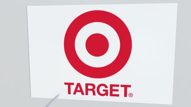 Boogschieten-pijl raakt plaat met Target logo. Corporate problemen conceptuele redactionele animatie — Stockvideo