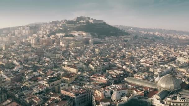 Luchtfoto van Castel Santelmo kasteel in Napels, Italië — Stockvideo