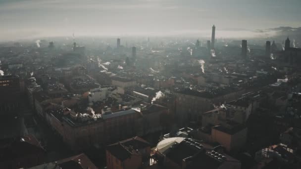 朝は、イタリアのボローニャの街並みの空撮 — ストック動画