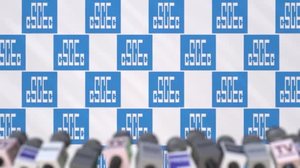Пресс-конференция компании CHINA STATE CONSTRUCTION, пресс-стенд с логотипом и микрофоном, концептуальная редакционная анимация — стоковое видео
