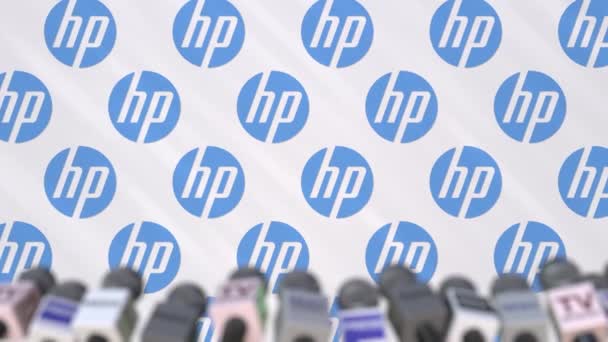 Прес-конференція Hp, прес стіни з логотипом як фон і мікрофонів, редакційна анімації — стокове відео