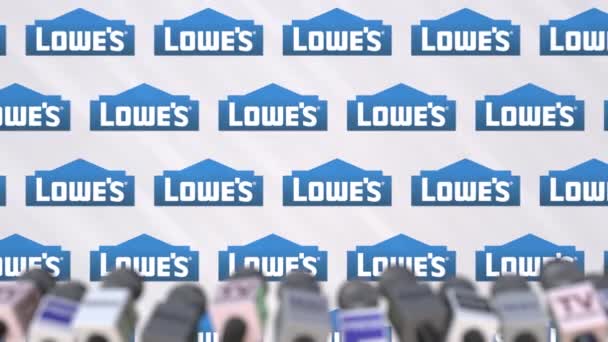 Medya olayı Lowes, logo ve mikrofonlar, editoryal animasyon ile basın duvar — Stok video