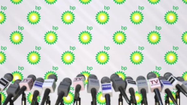 Conferência de imprensa da BP, parede de imprensa com logotipo como pano de fundo e microfones, renderização 3D editorial — Fotografia de Stock