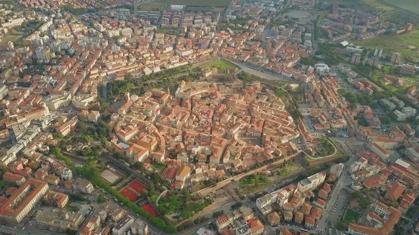 星形城市格罗斯托的空中镜头。意大利托斯卡纳 — 图库照片