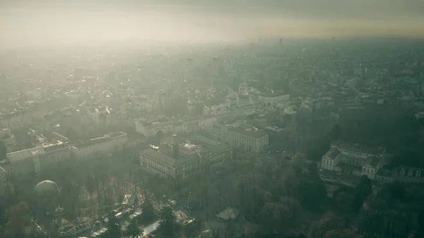 Aerial view of Milan cityscape on a hazy day. Lombardy, Italy — Stock fotografie